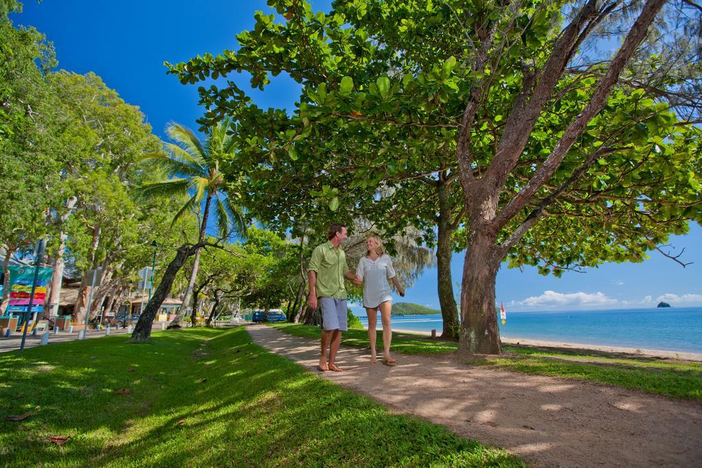 Sarayi Boutique Hotel Palm Cove Exterior photo