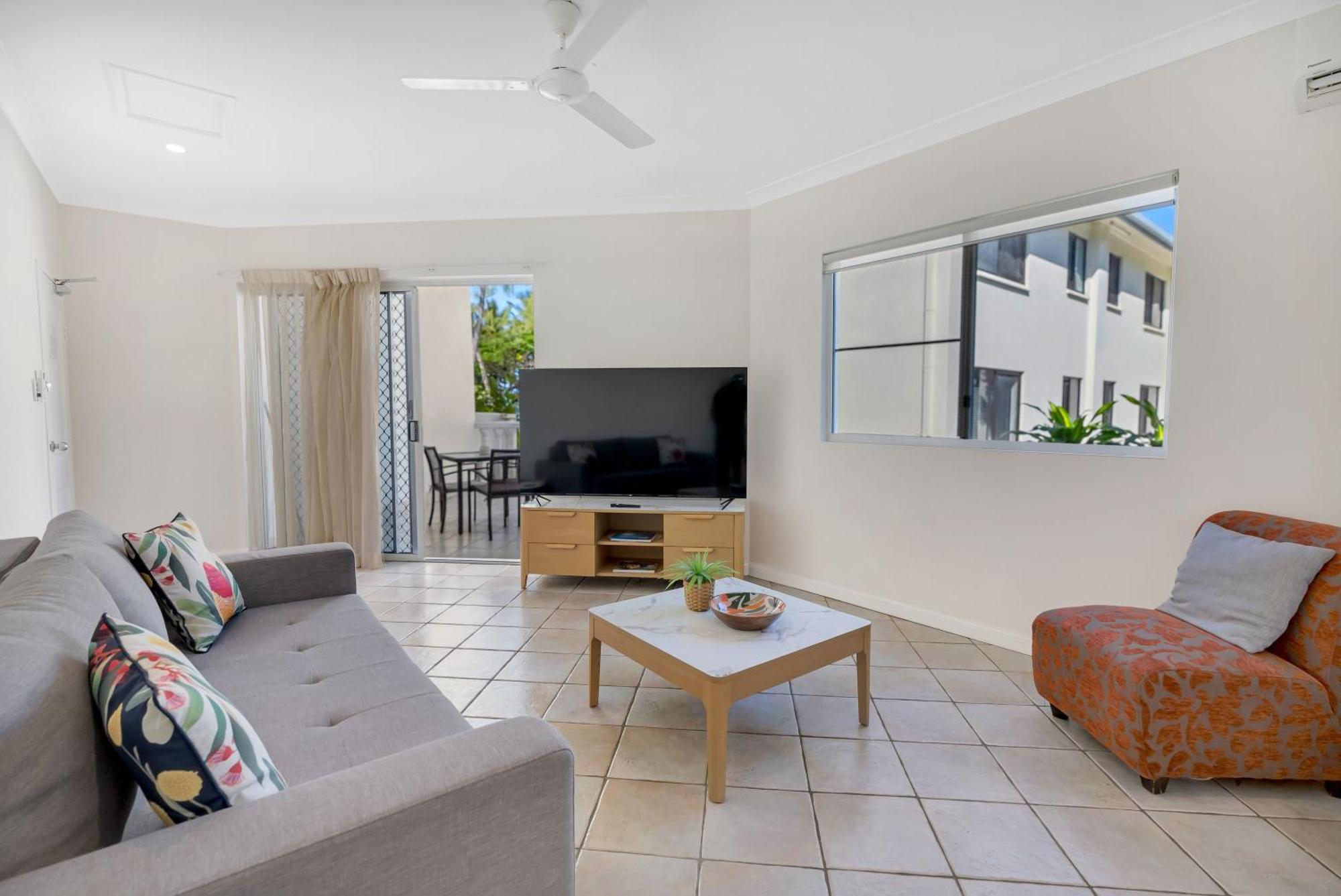 Sarayi Boutique Hotel Palm Cove Exterior photo