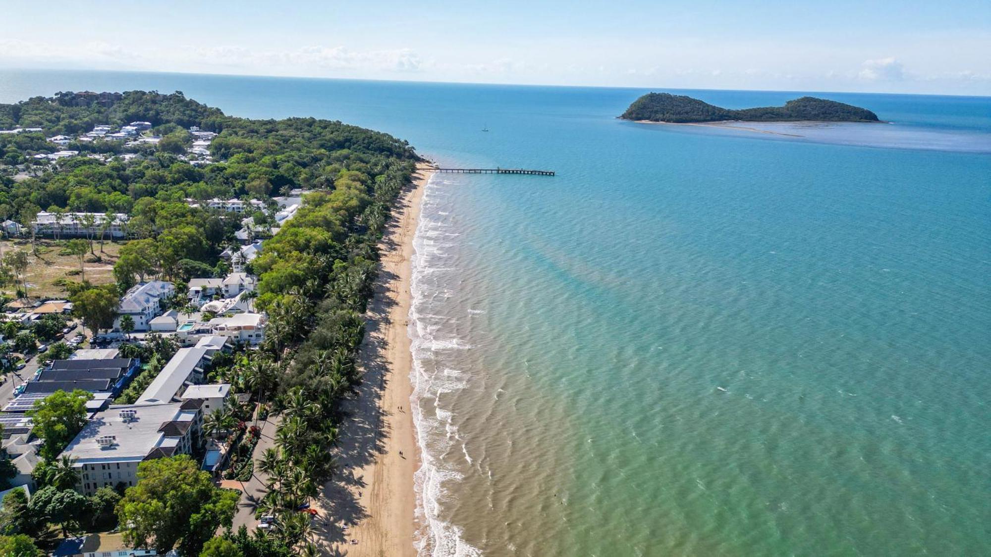 Sarayi Boutique Hotel Palm Cove Exterior photo
