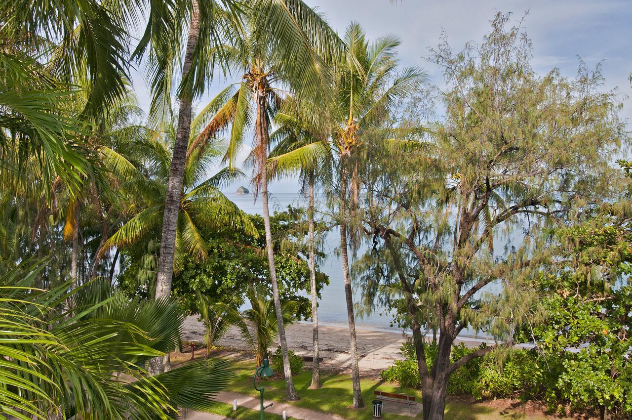 Sarayi Boutique Hotel Palm Cove Exterior photo