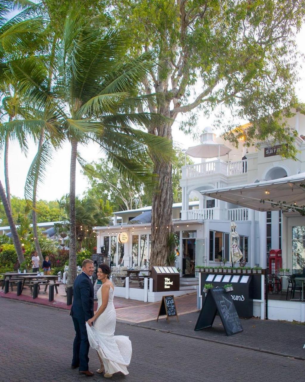 Sarayi Boutique Hotel Palm Cove Exterior photo